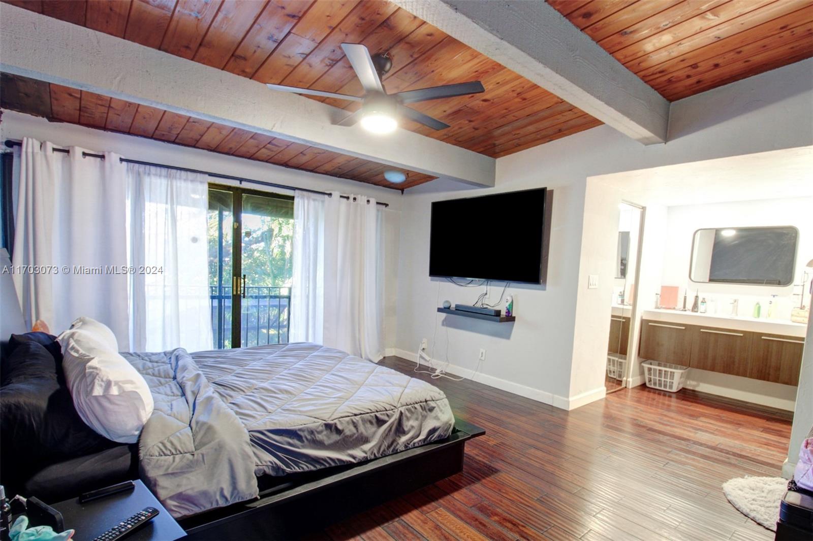 730 E Coco Plum Cir 3 Property Photo 17