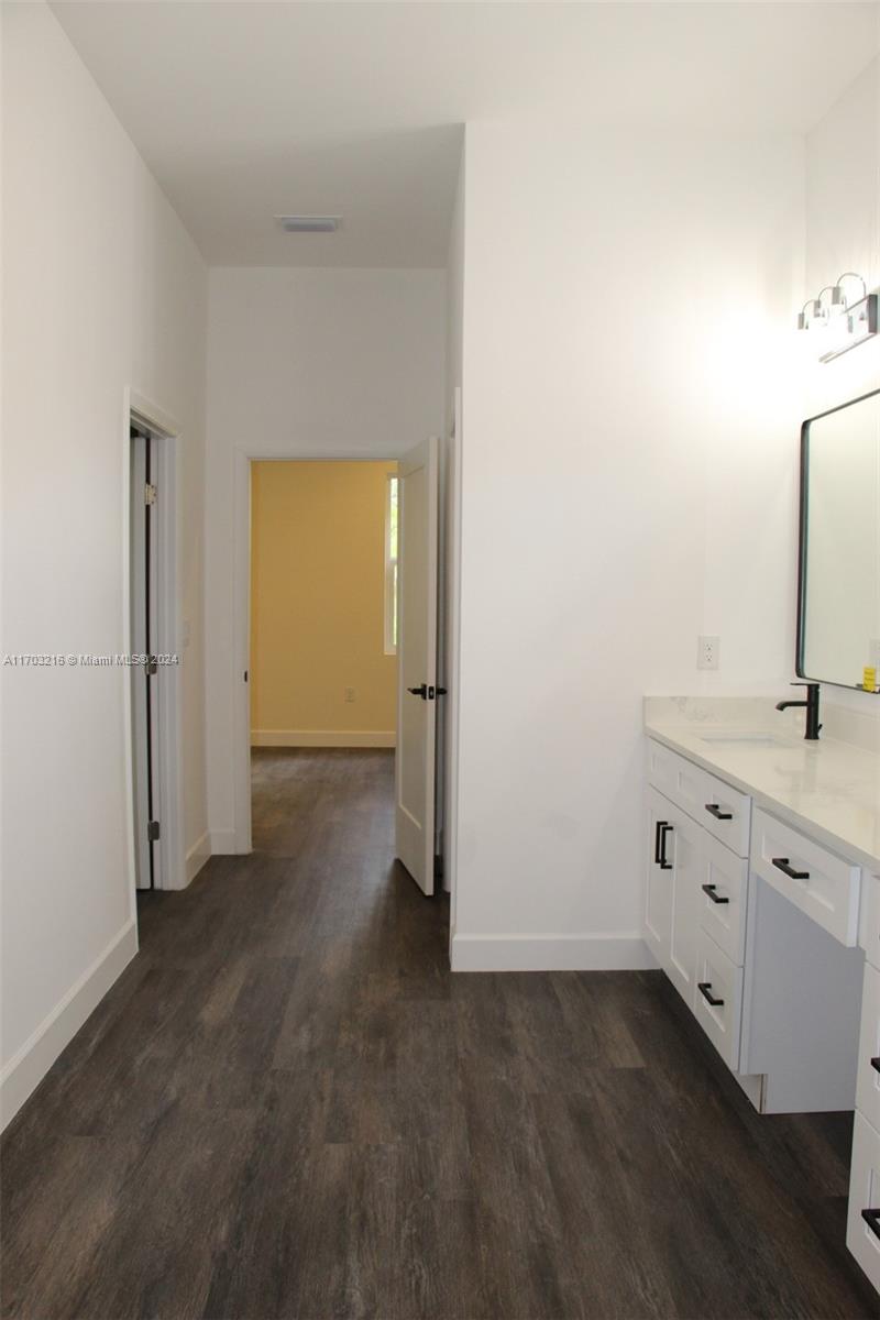738 Harriet Ave Property Photo 16