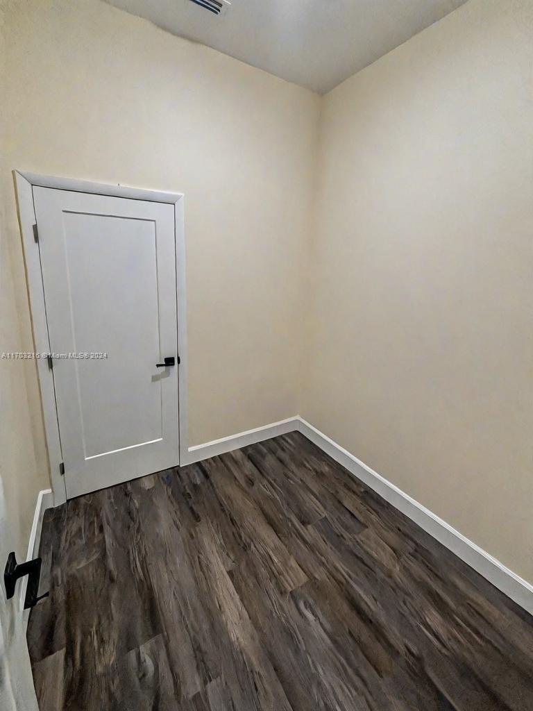 738 Harriet Ave Property Photo 18