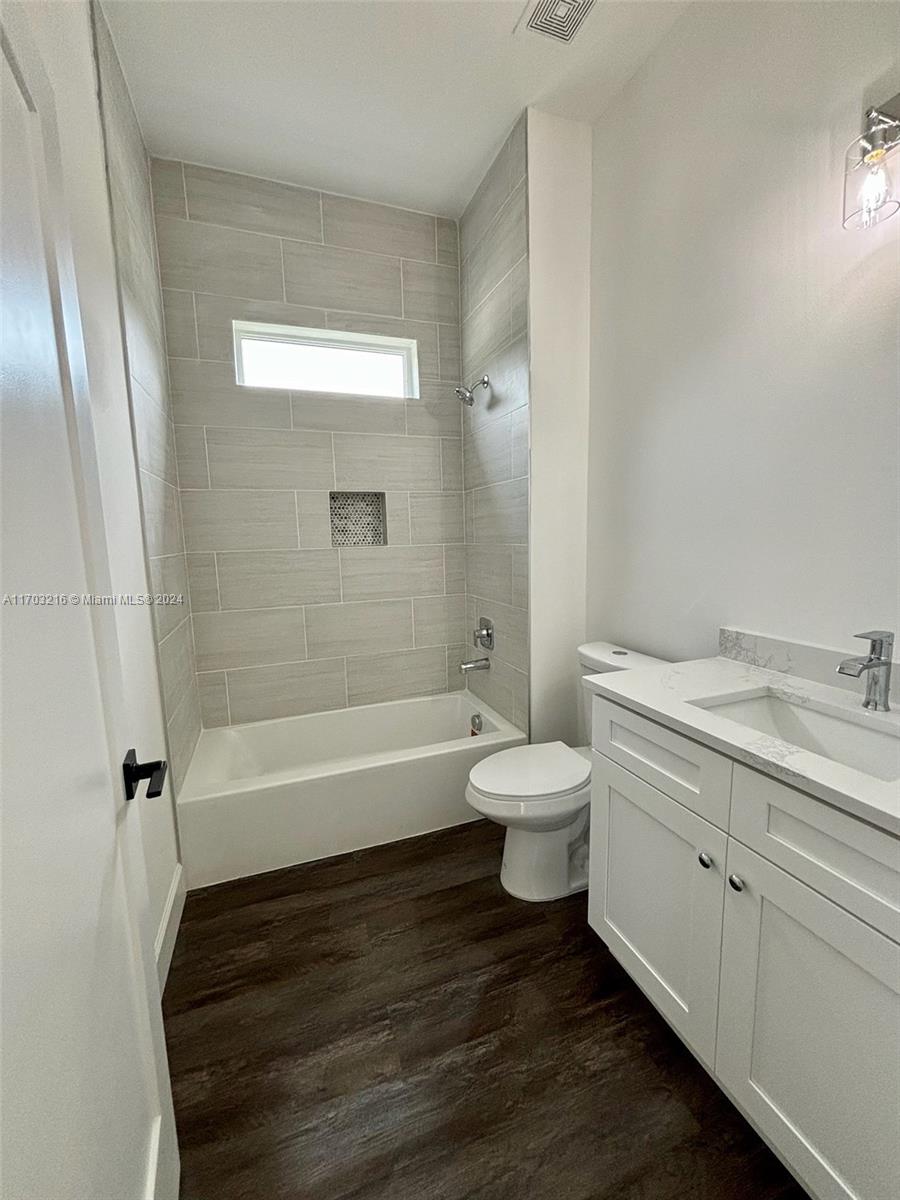 738 Harriet Ave Property Photo 28
