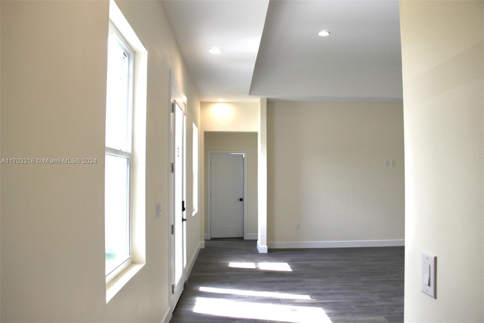 738 Harriet Ave Property Photo 35