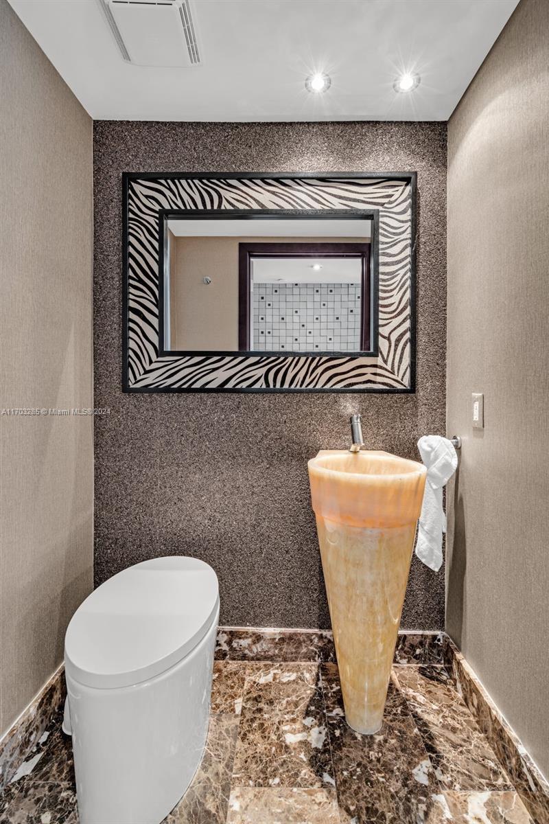 5875 Collins Ave 1503 Property Photo 17