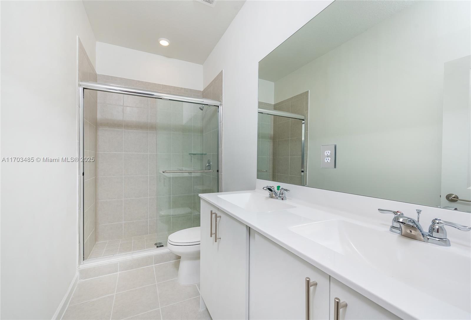 725 Se 13 St. Cir. 725 Property Photo 27