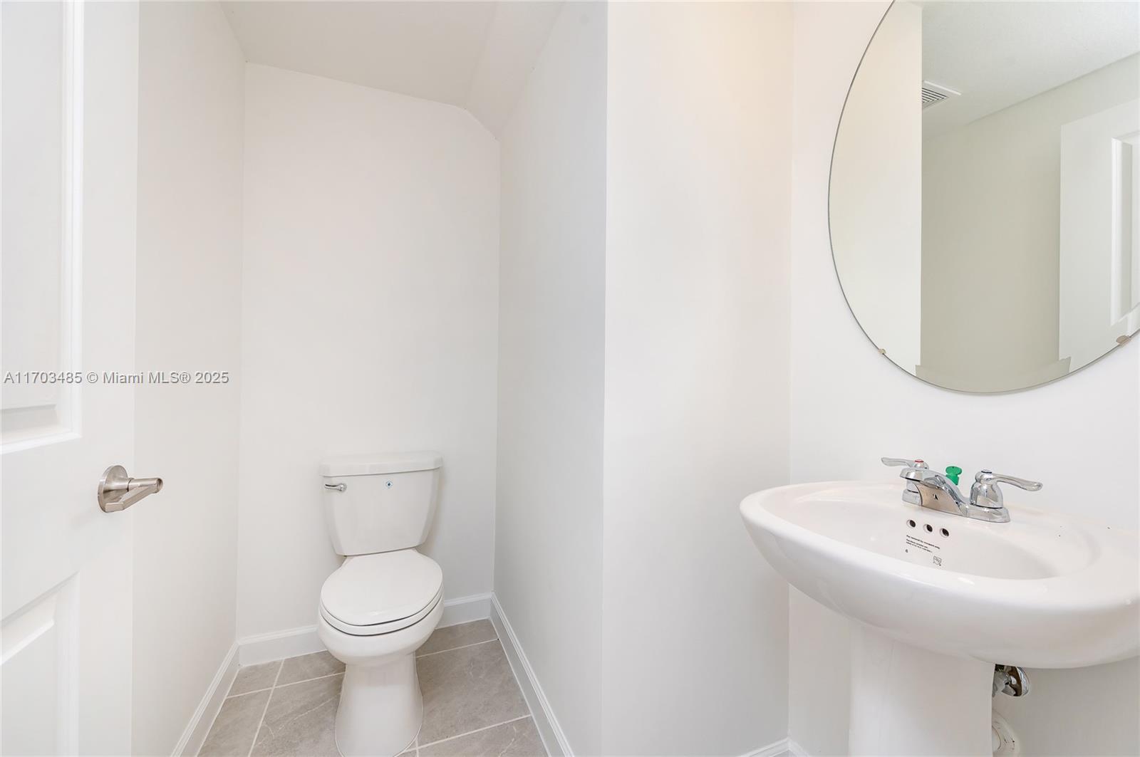 725 Se 13 St. Cir. 725 Property Photo 45