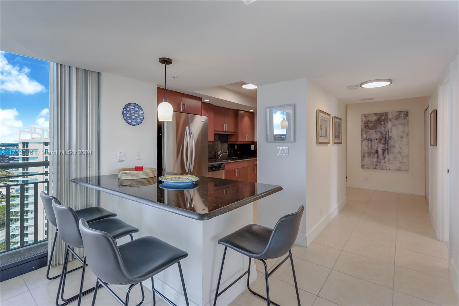 3000 N Ocean Dr 24h Property Photo 4