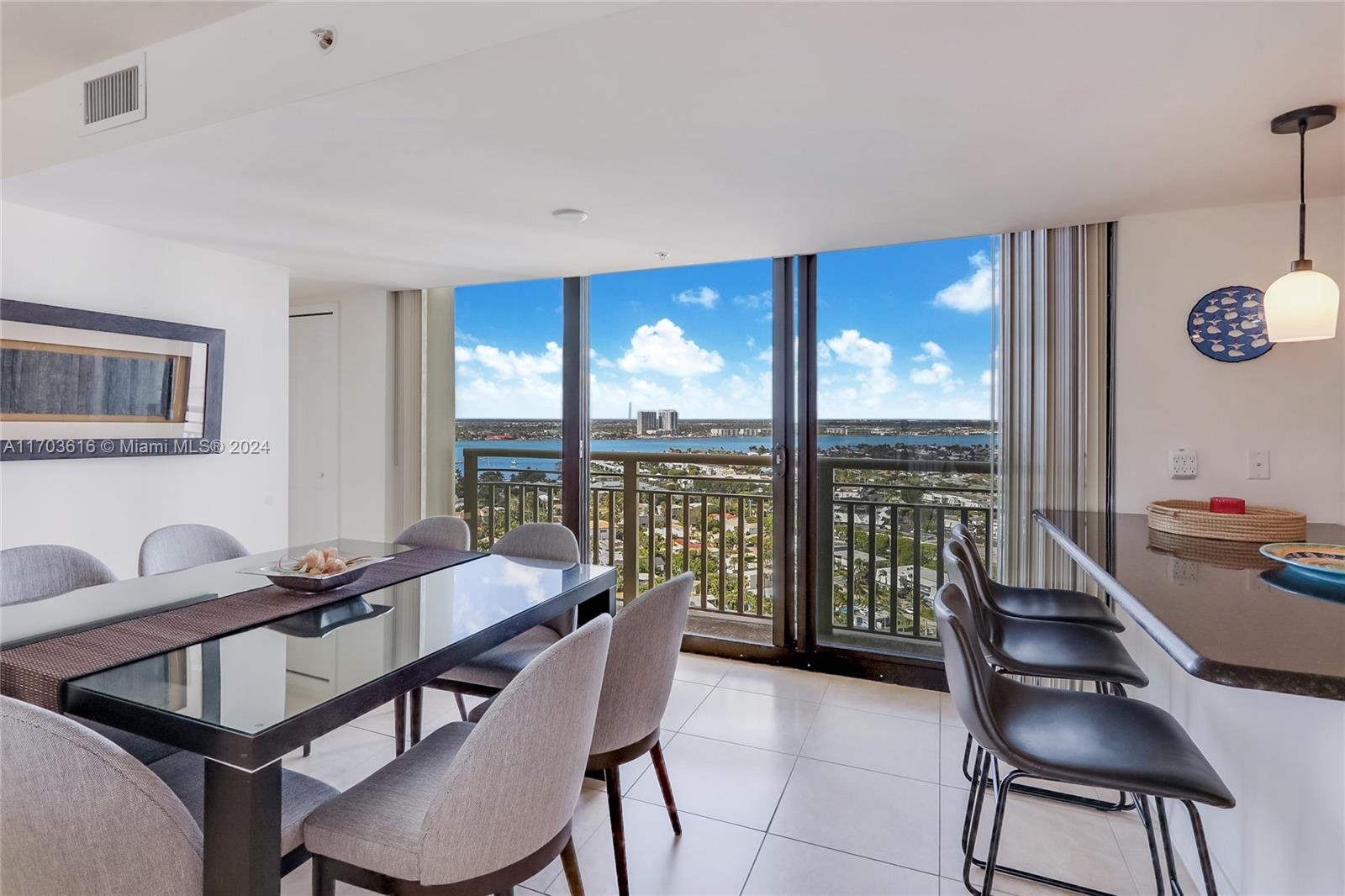 3000 N Ocean Dr 24h Property Photo 6