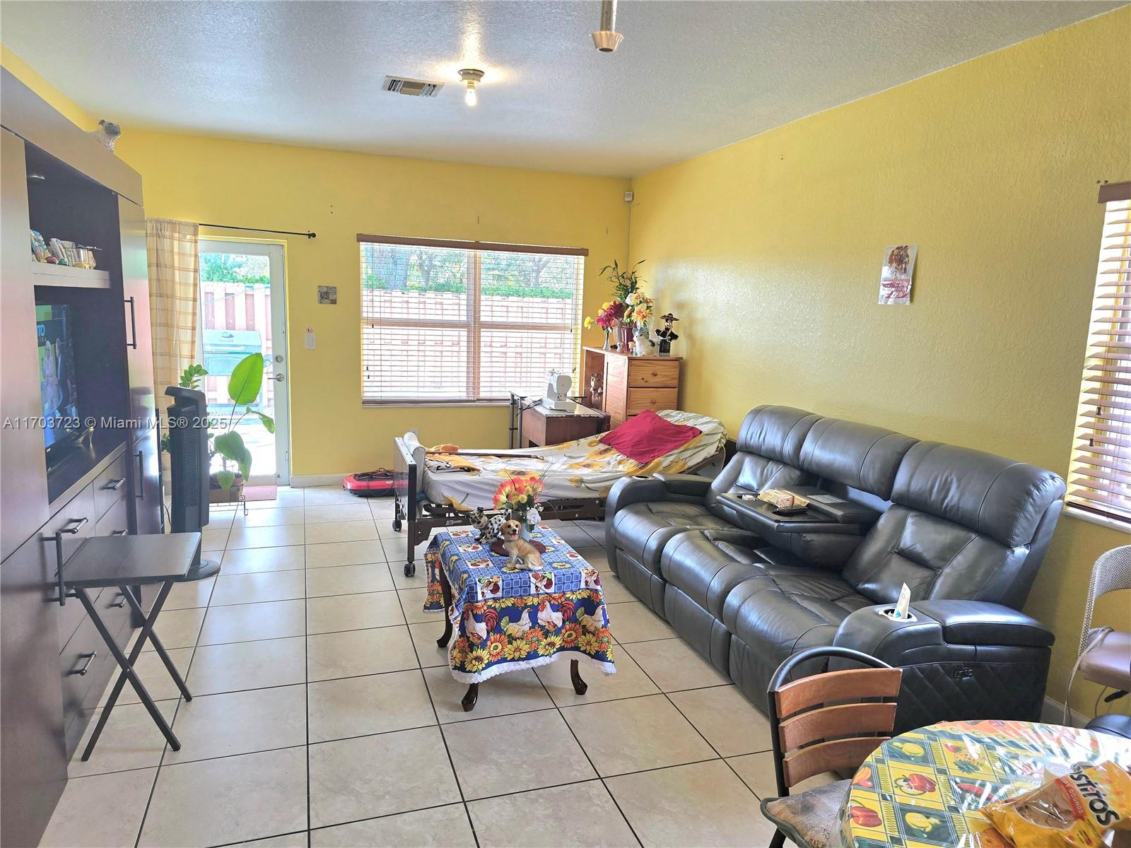 142 Ne 33rd Ter Property Photo 30