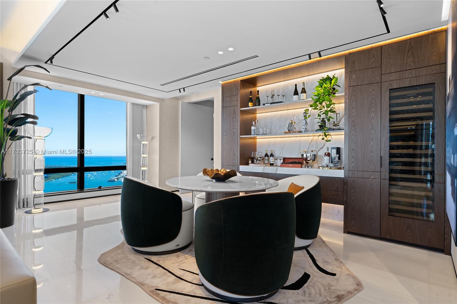 1425 Brickell Ave 66d-66e Property Photo 6