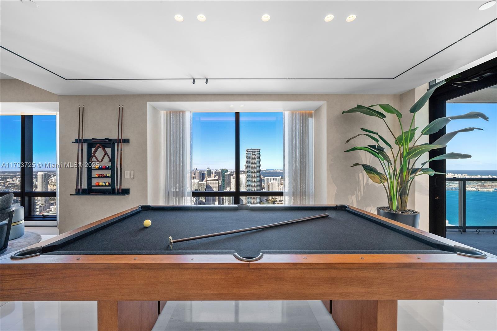 1425 Brickell Ave 66d-66e Property Photo 13