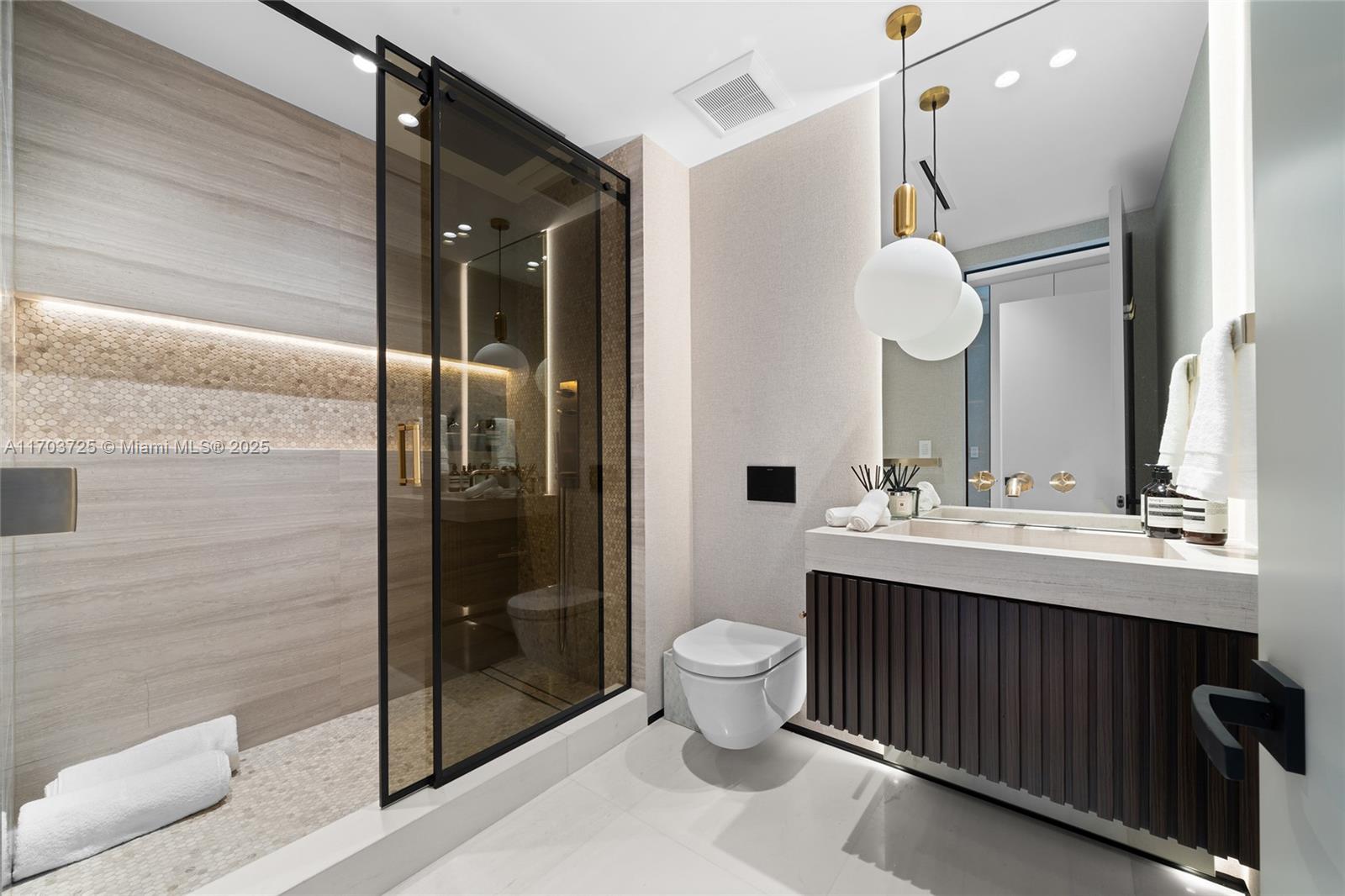 1425 Brickell Ave 66d-66e Property Photo 43