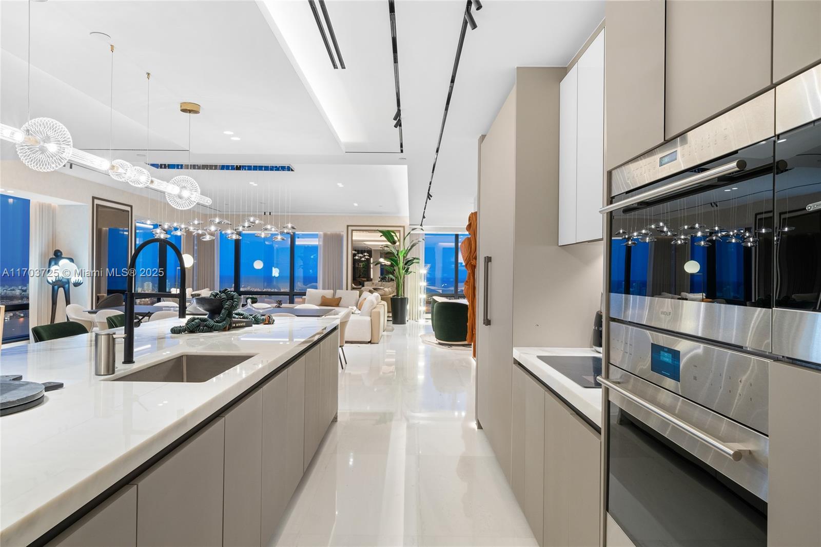 1425 Brickell Ave 66d-66e Property Photo 64