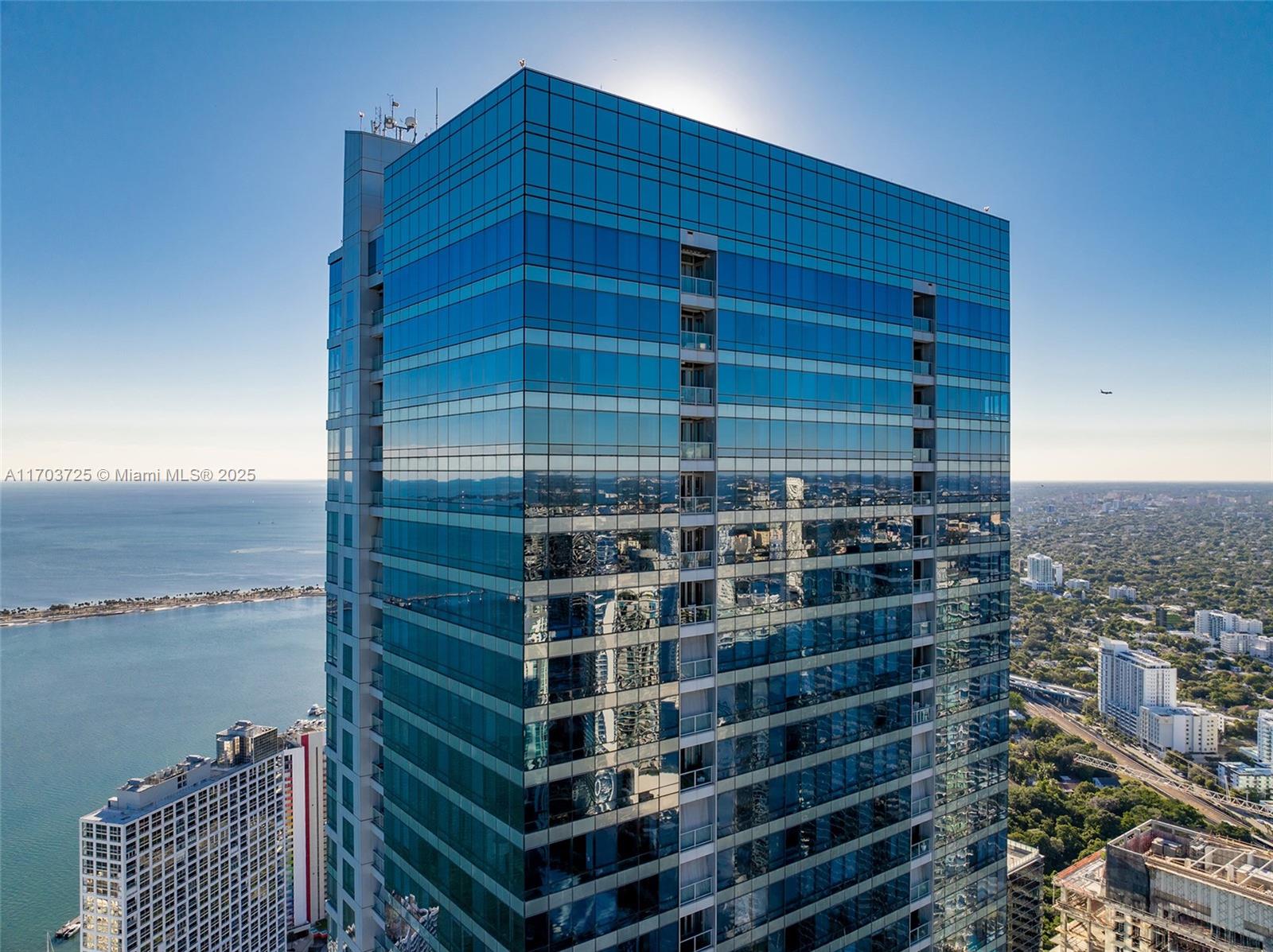 1425 Brickell Ave 66d-66e Property Photo 75