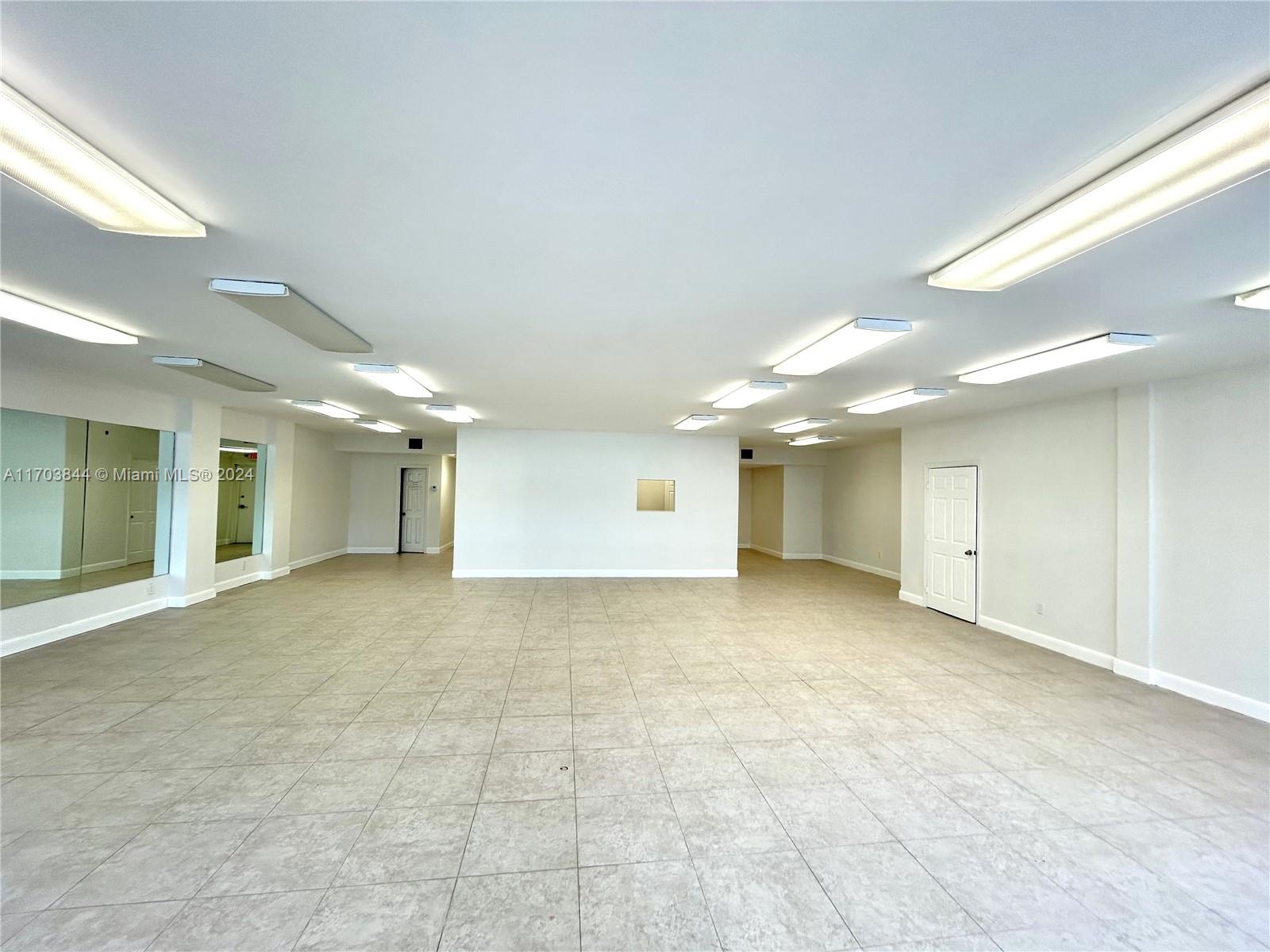 3038 N Federal Hwy C Property Photo 5