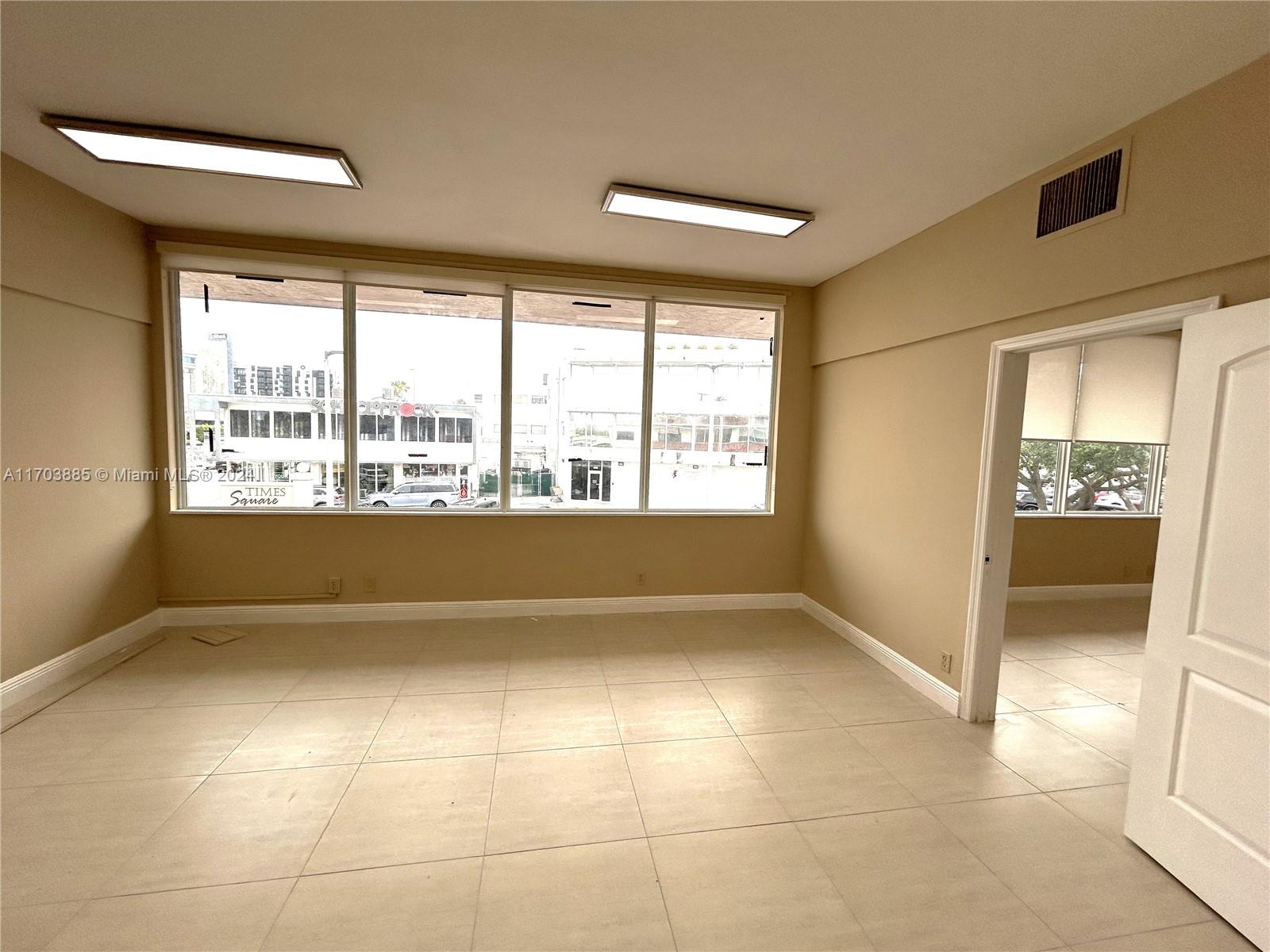 3038 N Federal Hwy D Property Photo 6