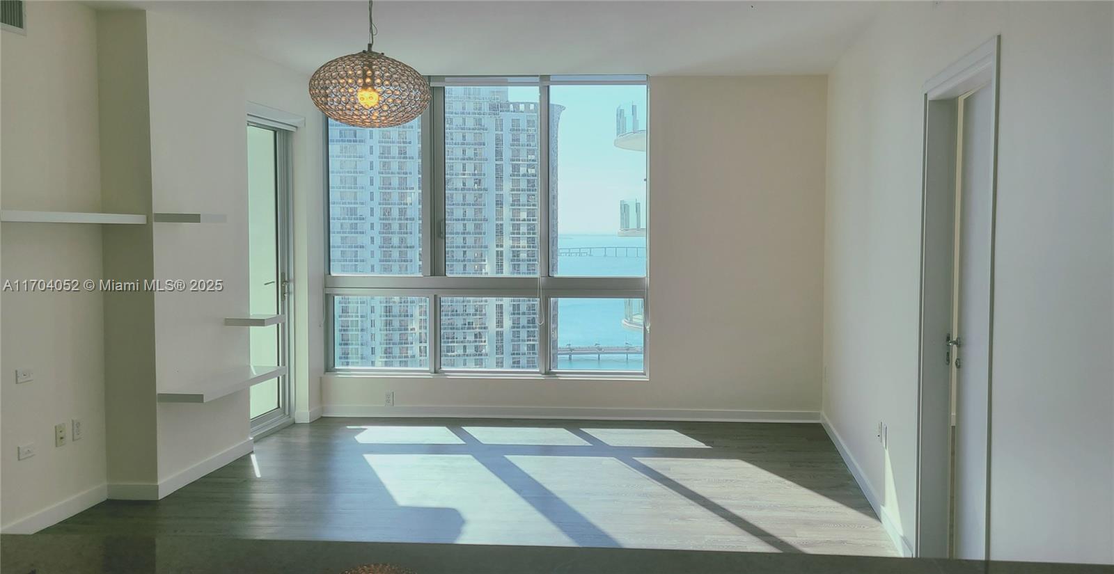 300 S Biscayne Blvd T-2506 Property Photo 3