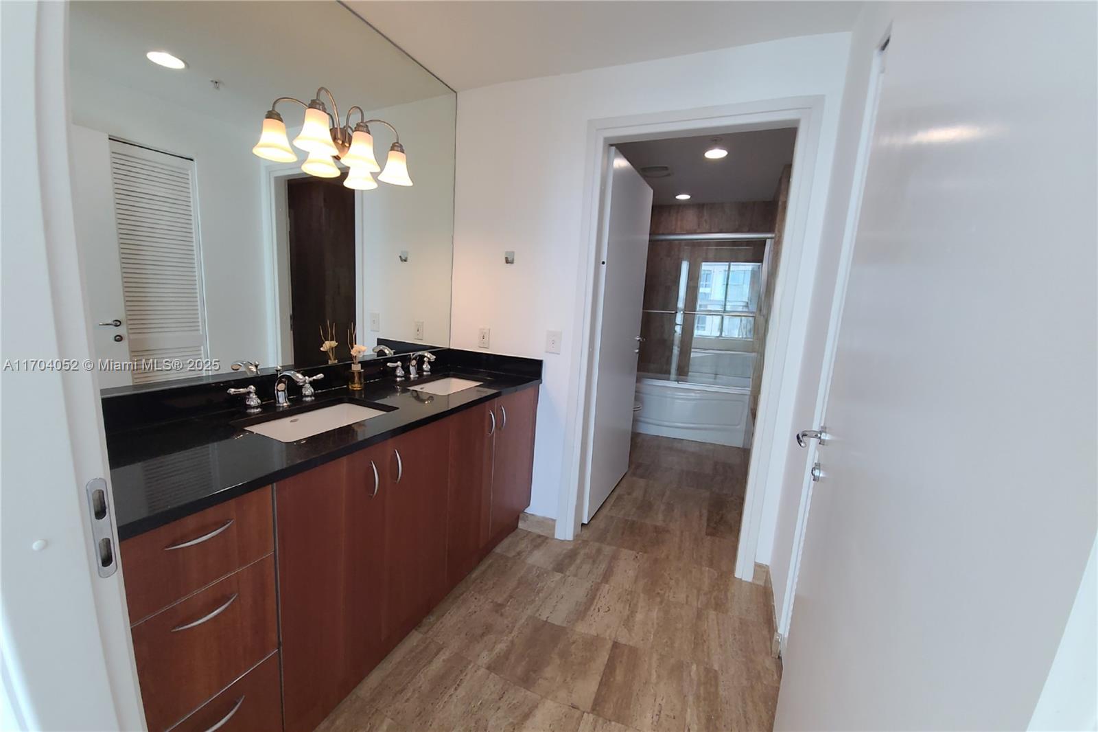 300 S Biscayne Blvd T-2506 Property Photo 14