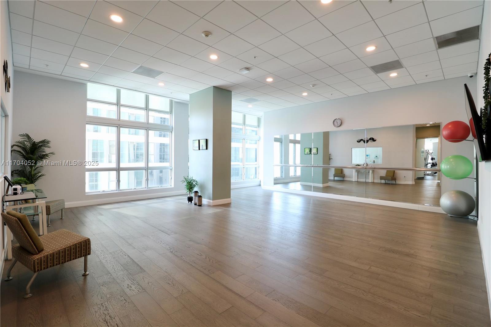 300 S Biscayne Blvd T-2506 Property Photo 18