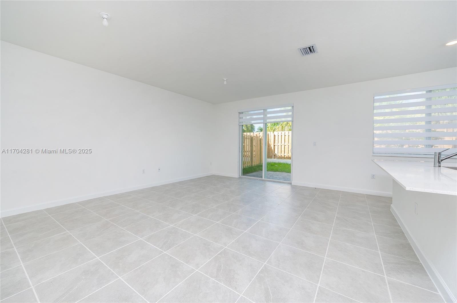 721 Se 13 Street Cir Property Photo 14