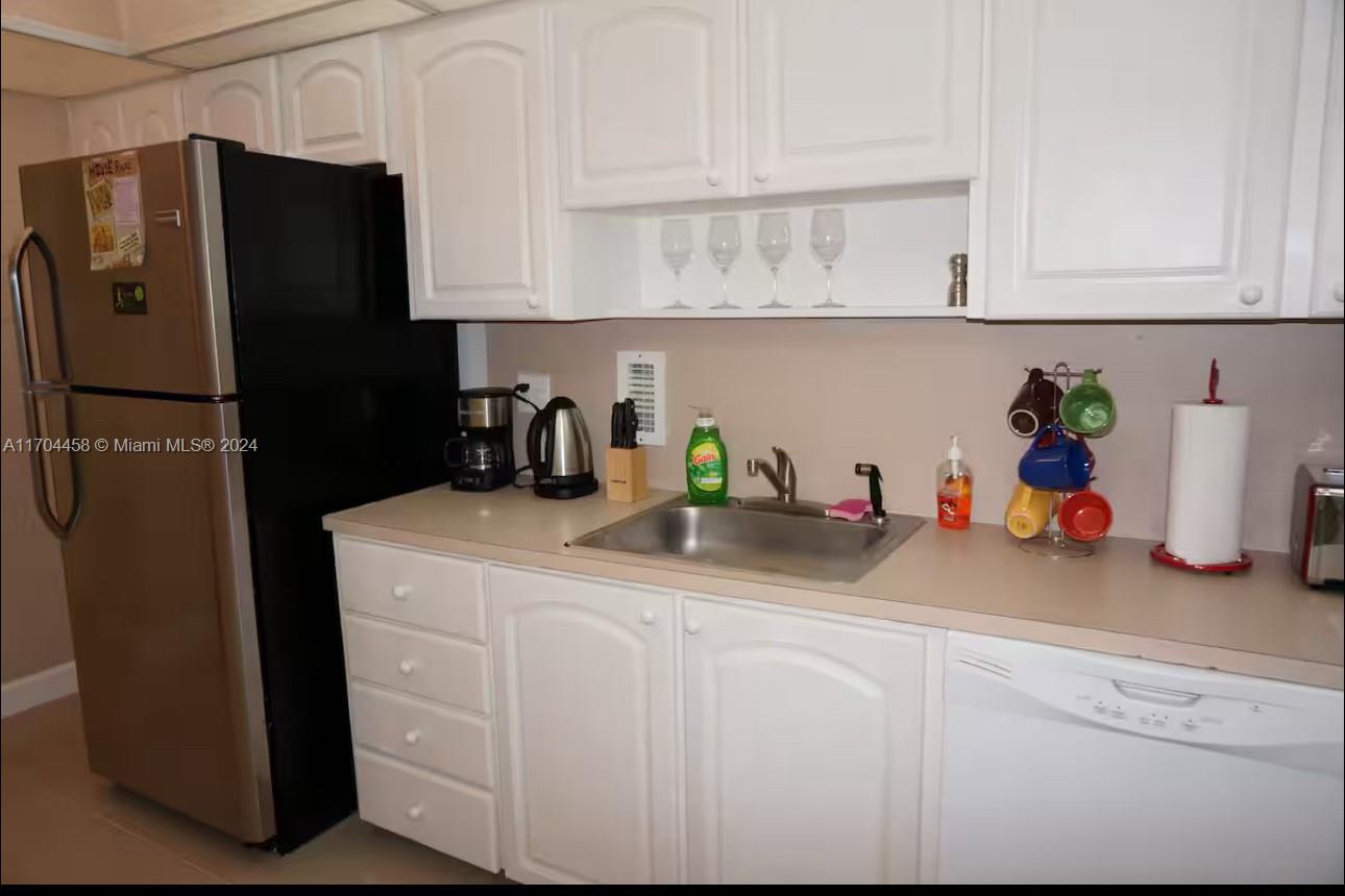 4001 S Ocean Dr 15h Property Photo 8