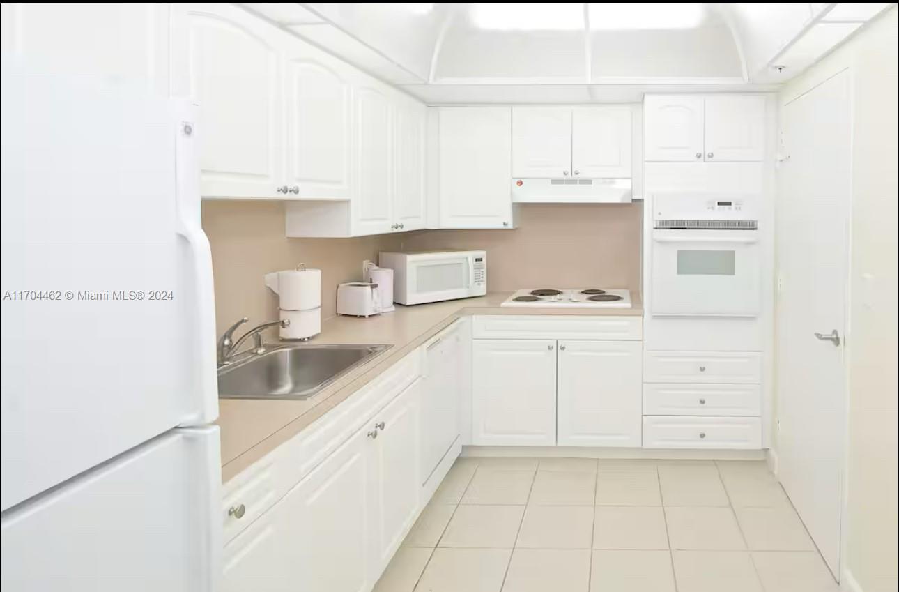 4001 S Ocean Dr 12c Property Photo 9
