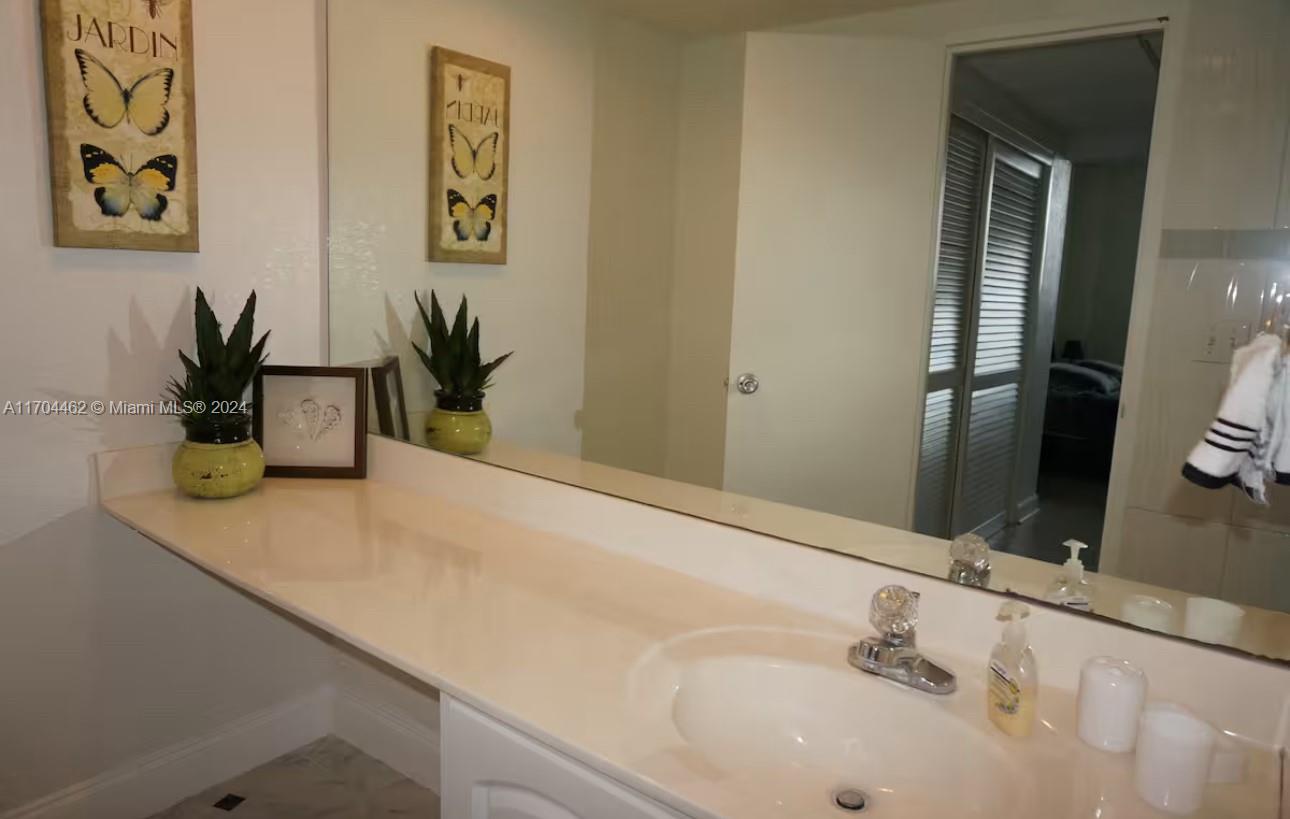 4001 S Ocean Dr 12c Property Photo 20