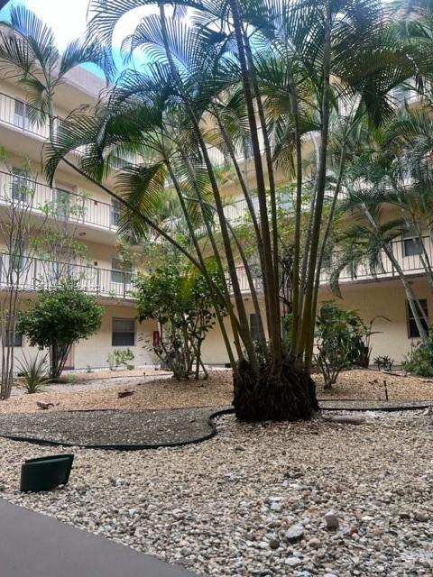 2871 Somerset Dr 218 Property Photo 1
