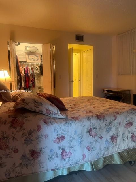 2871 Somerset Dr 218 Property Photo 9