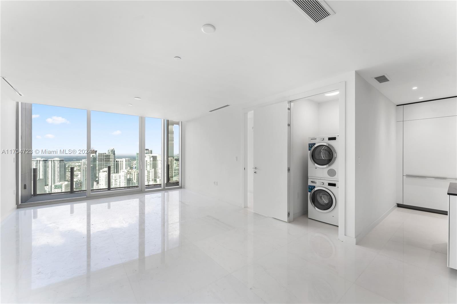 300 Biscayne Blvd Way 5209 Property Photo 3