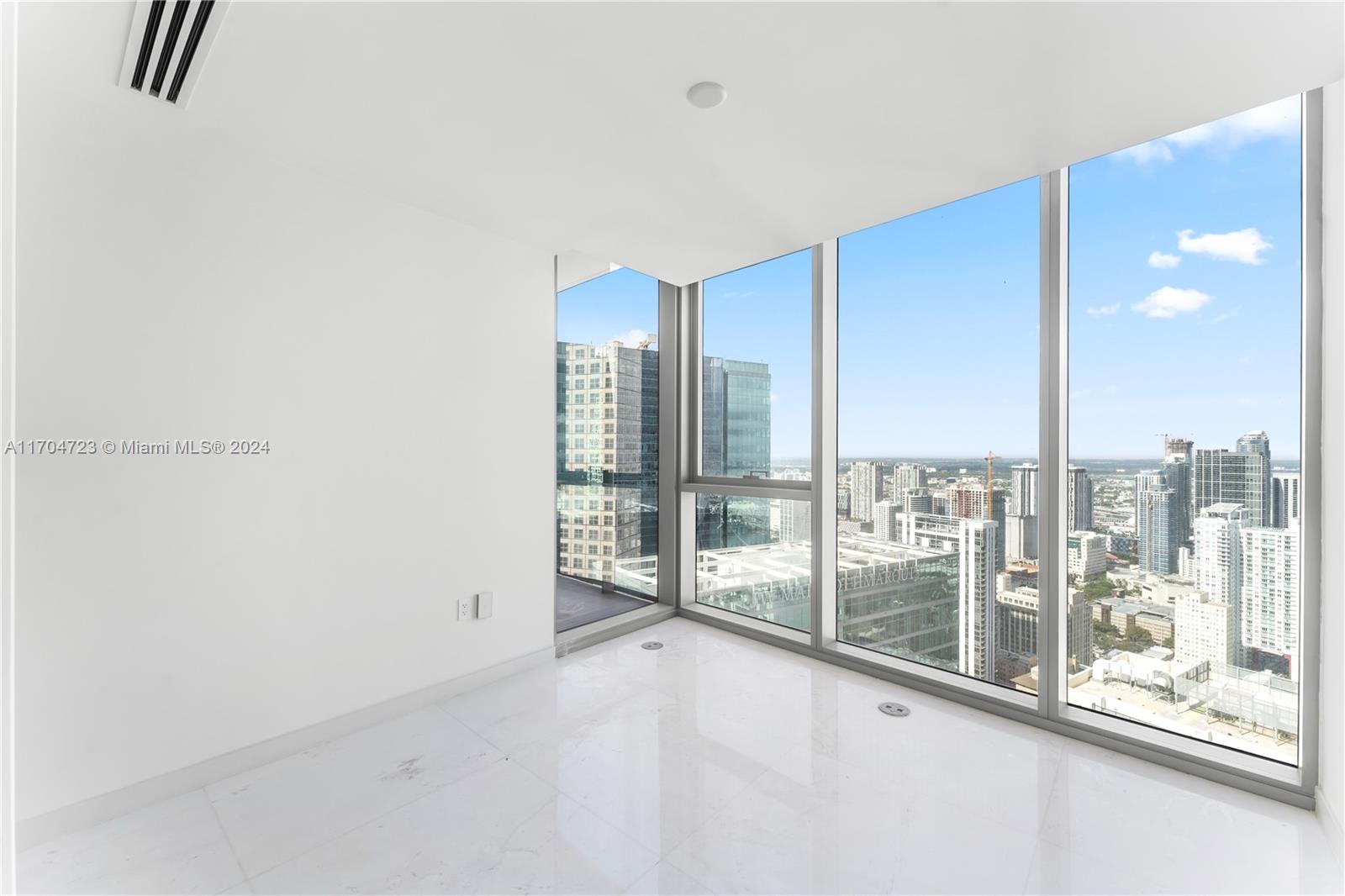 300 Biscayne Blvd Way 5209 Property Photo 8