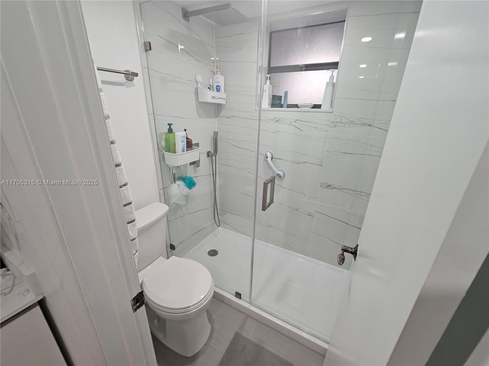 1000 Colony Point Cir 417 Property Photo 8