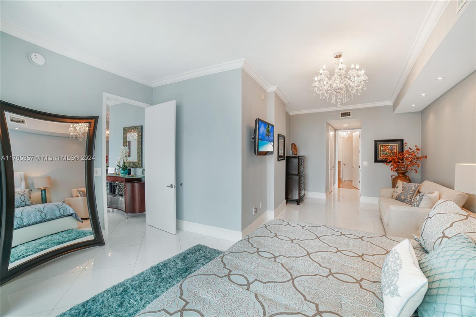 18101 Collins Ave 1906 Property Photo 9