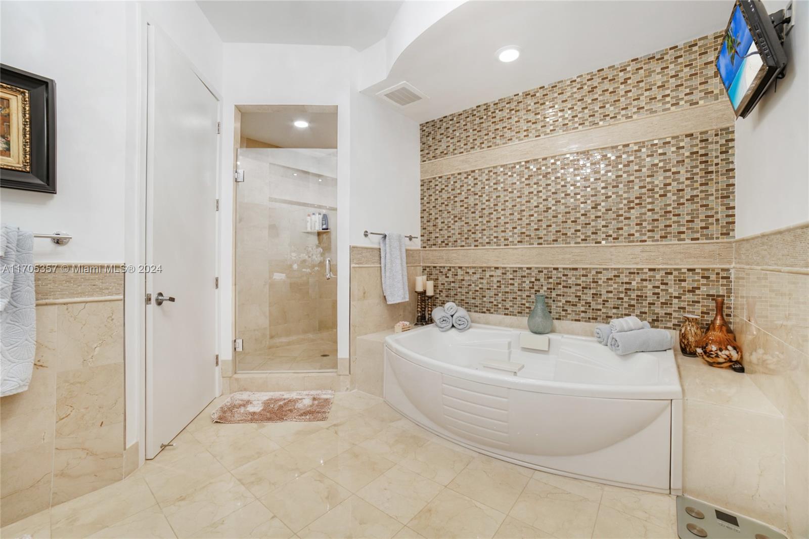 18101 Collins Ave 1906 Property Photo 10