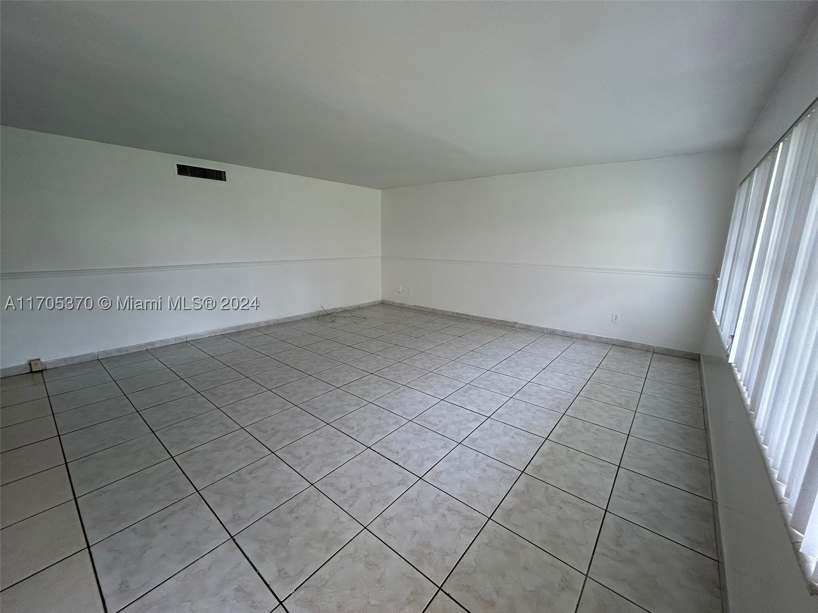 11855 Ne 19th Dr 8 Property Photo 2