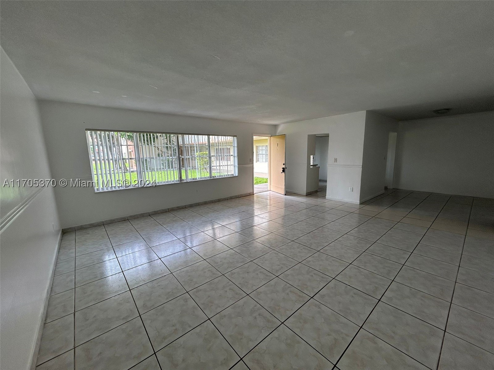 11855 Ne 19th Dr 8 Property Photo 3