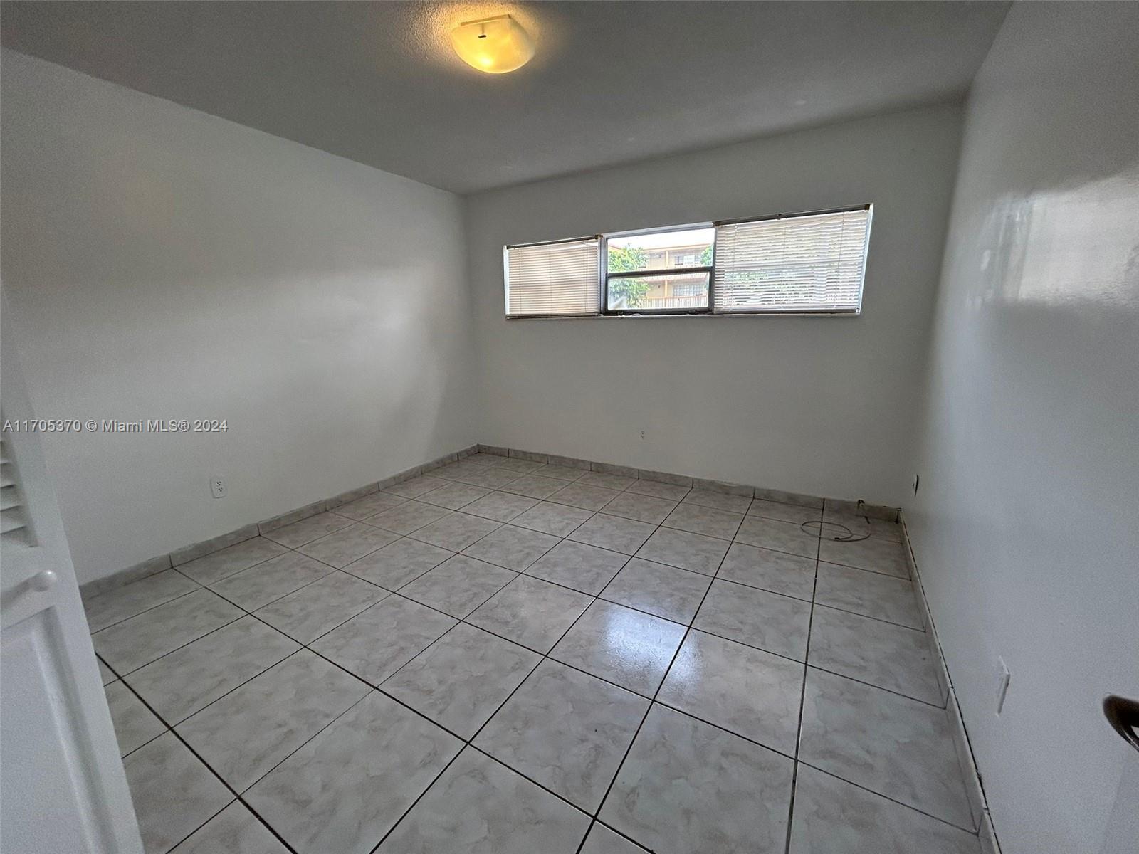 11855 Ne 19th Dr 8 Property Photo 10