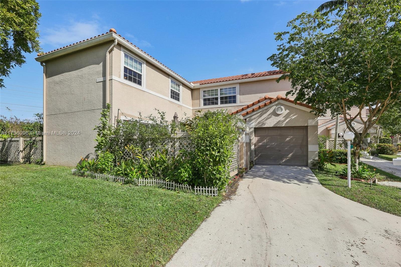 10949 Mainsail Dr Property Photo 1