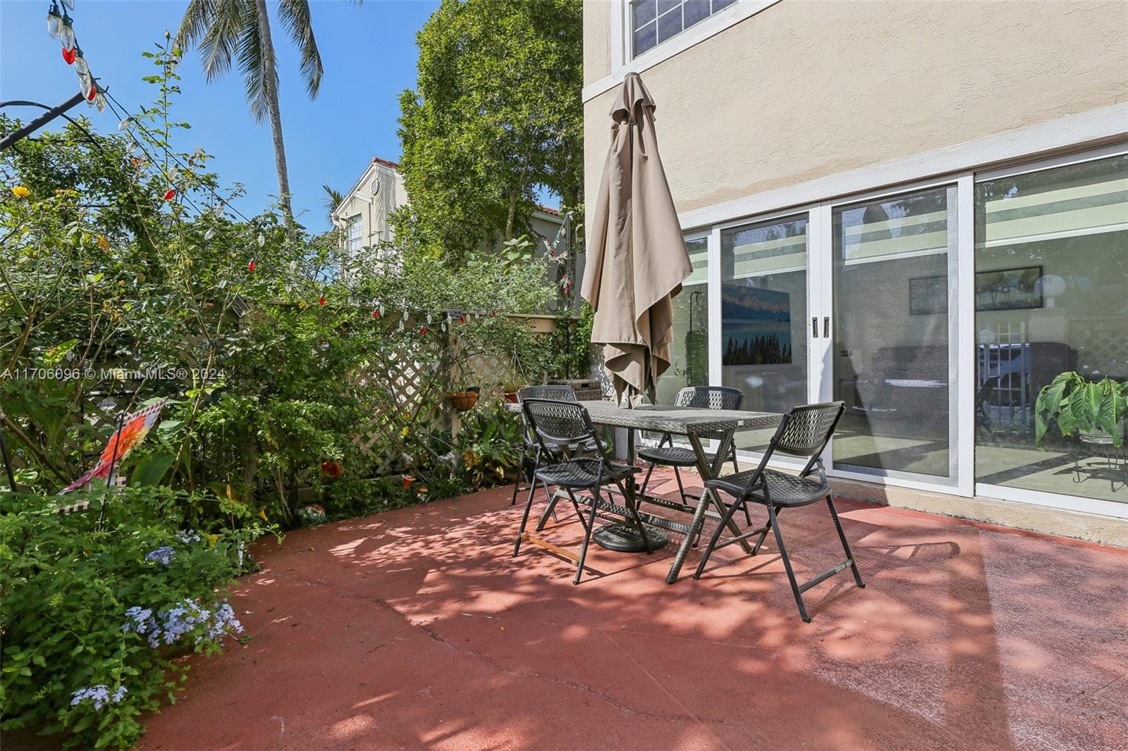 10949 Mainsail Dr Property Photo 4