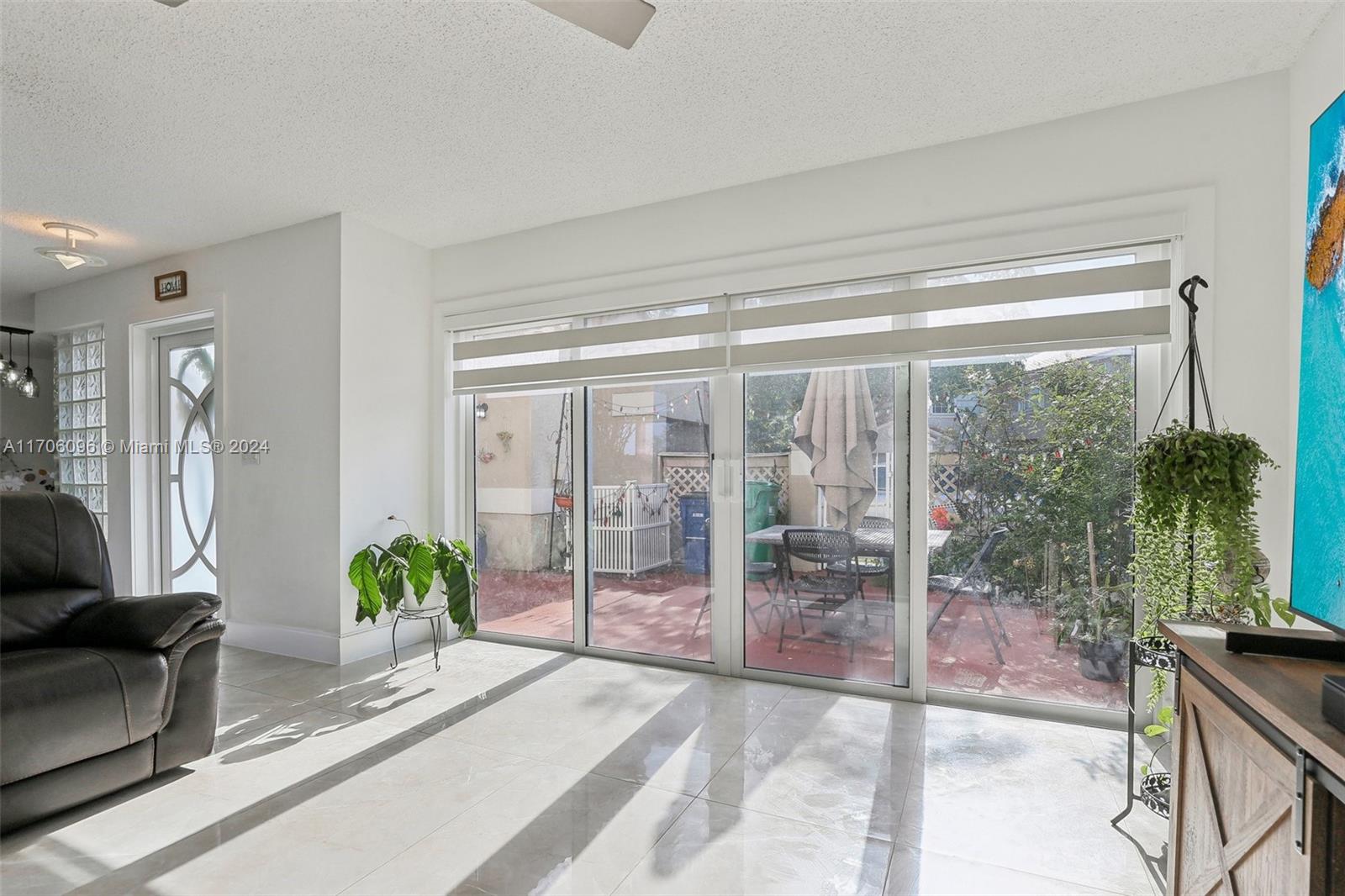 10949 Mainsail Dr Property Photo 8