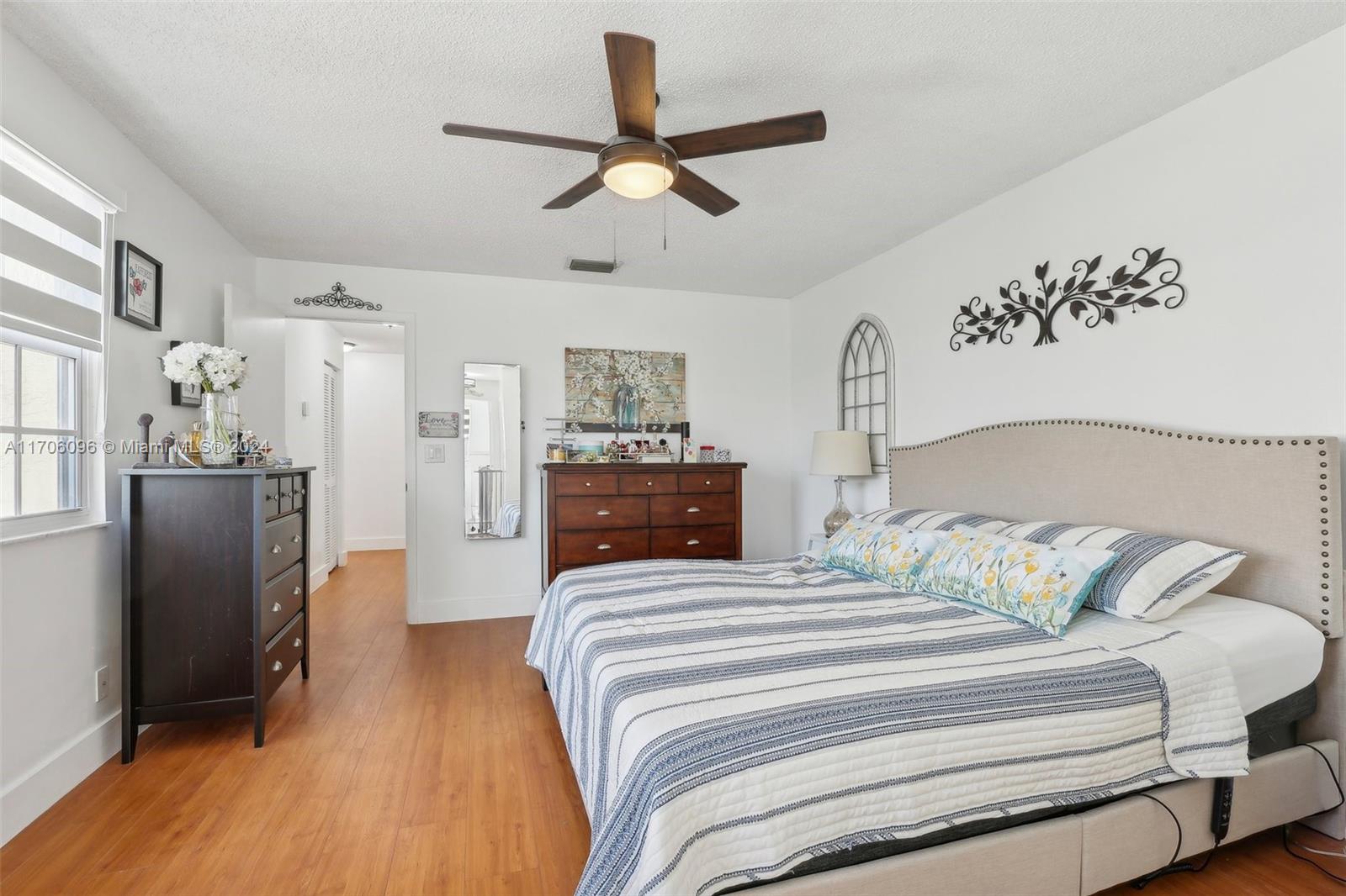 10949 Mainsail Dr Property Photo 32