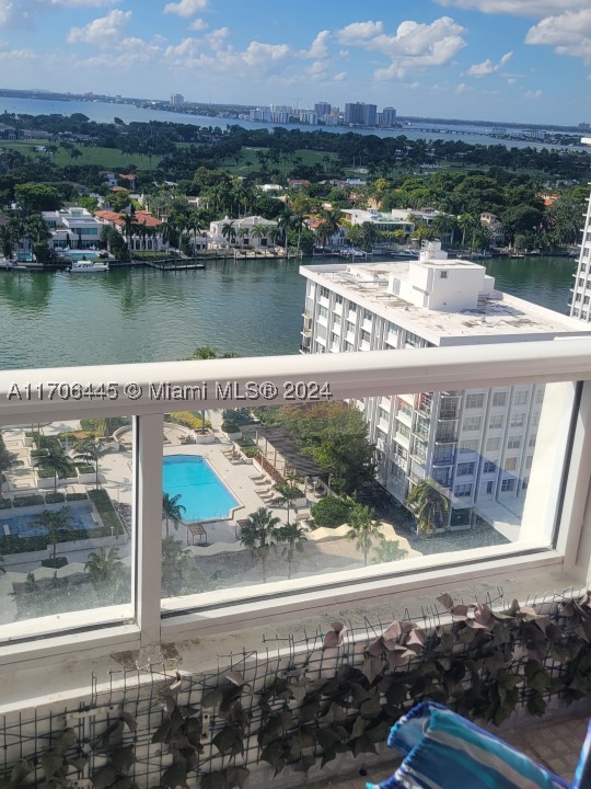 5601 Collins Ave Ph-9 Property Photo 5