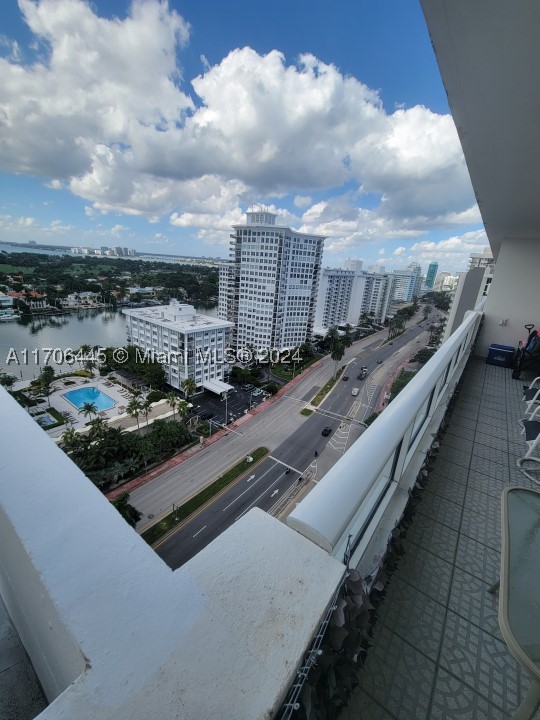 5601 Collins Ave Ph-9 Property Photo 7