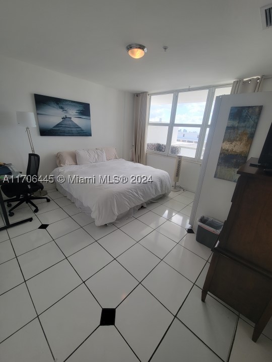 5601 Collins Ave Ph-9 Property Photo 27