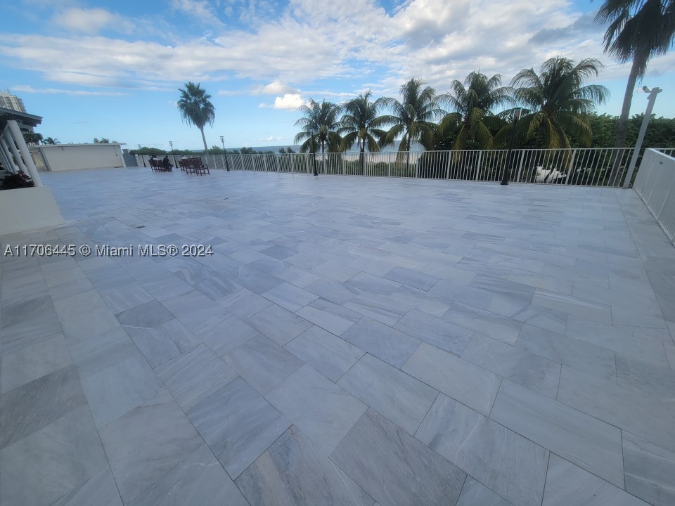5601 Collins Ave Ph-9 Property Photo 40