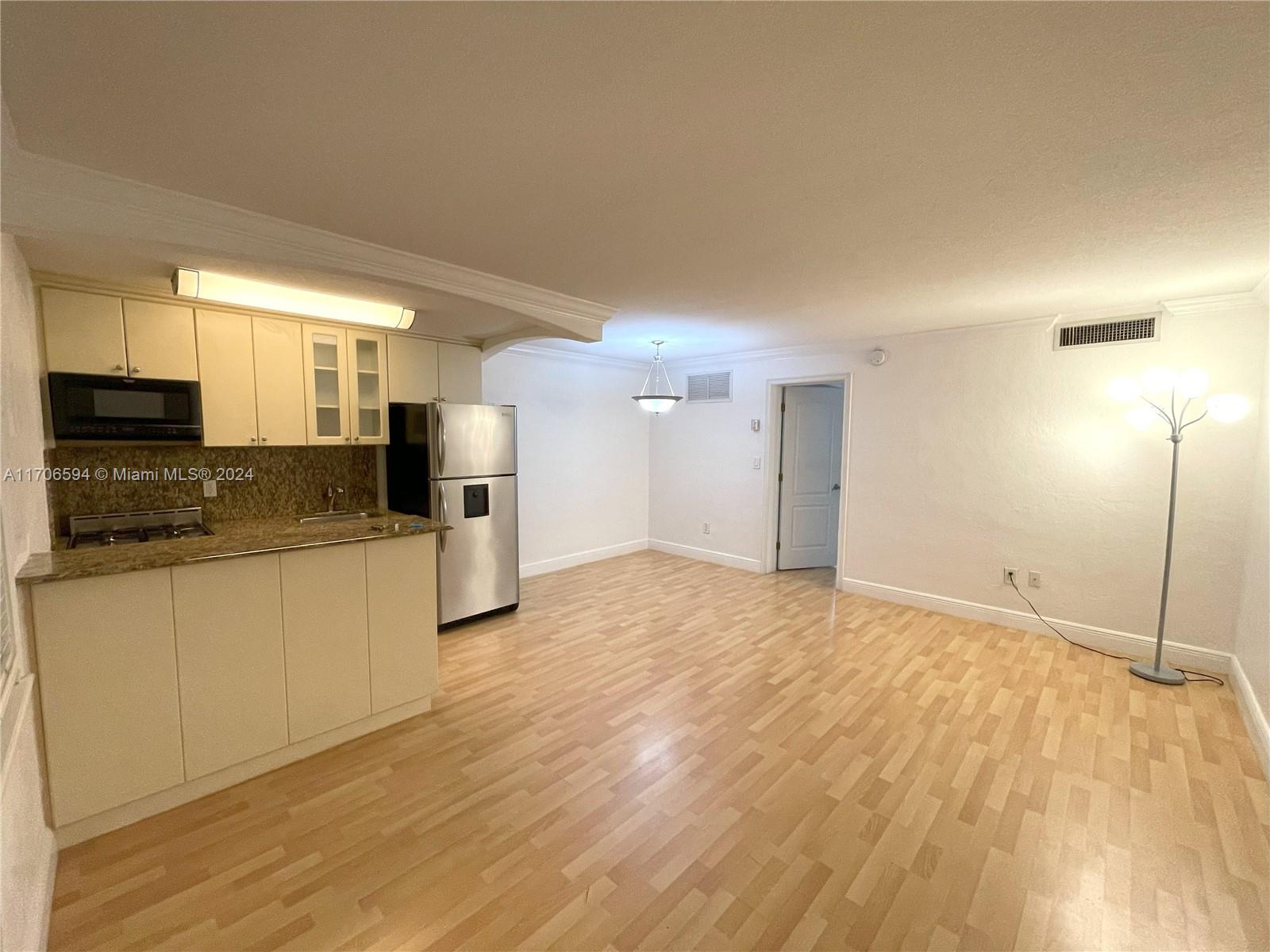 3245 Virginia St 39 Property Photo 2