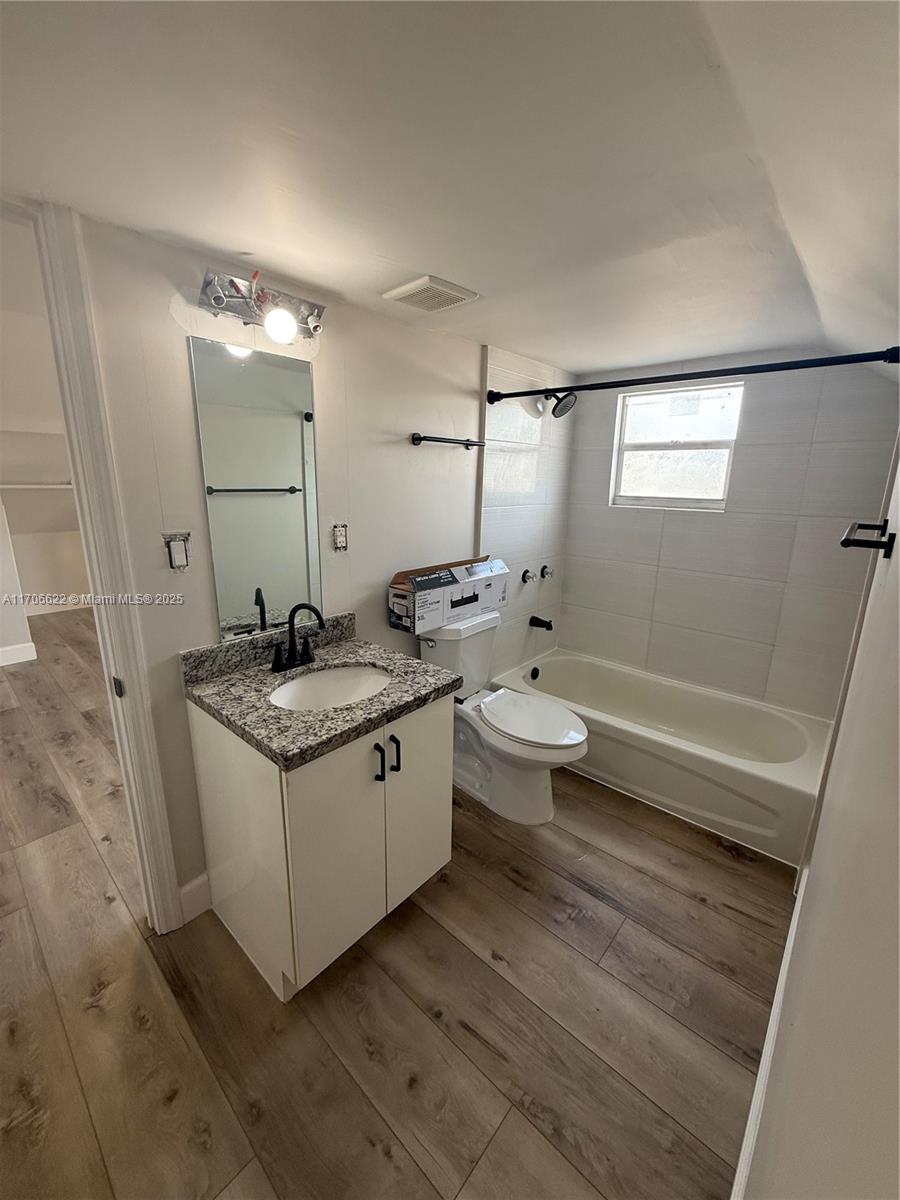 1237 Sw 10th St 2 Property Photo 11