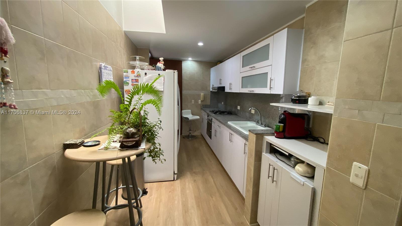 9 Avenida 1002 Property Photo 5