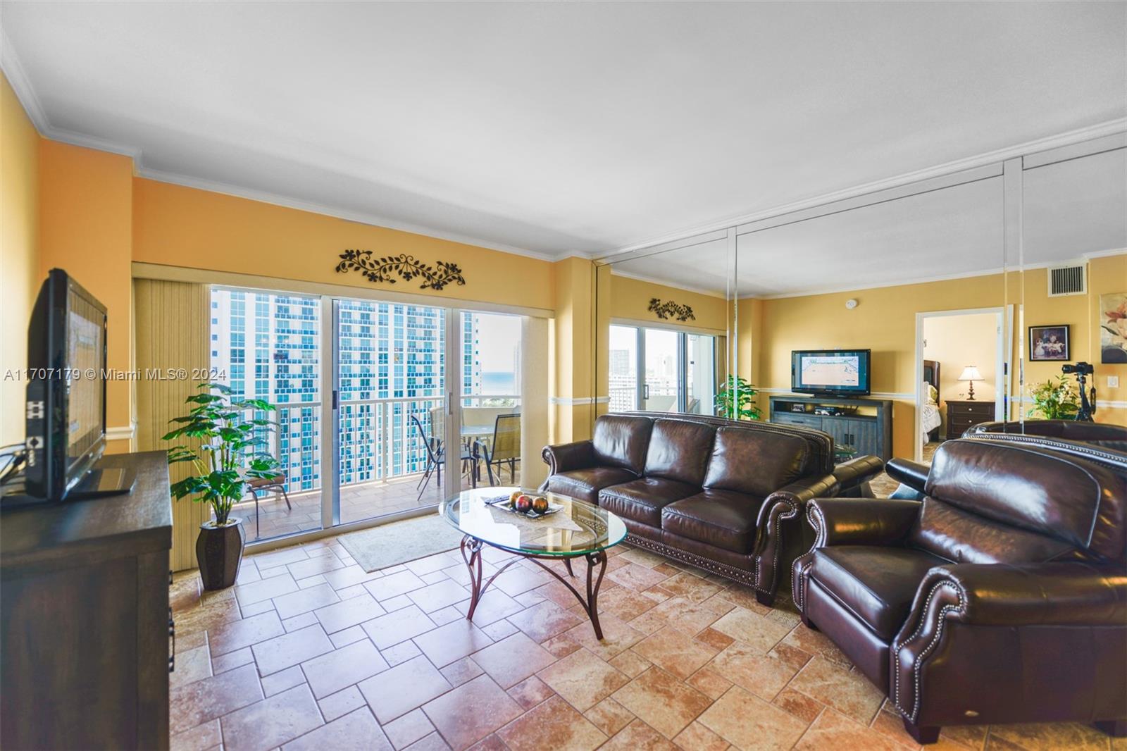 1965 S Ocean Dr 17d Property Photo 15