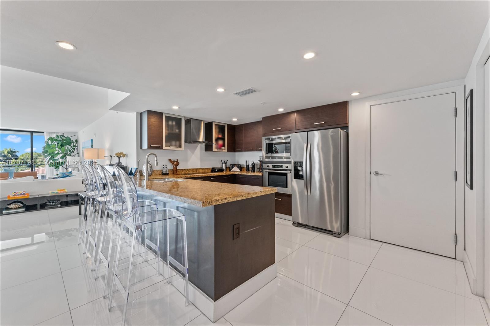 9400 W Bay Harbor Dr 401 Property Photo 11