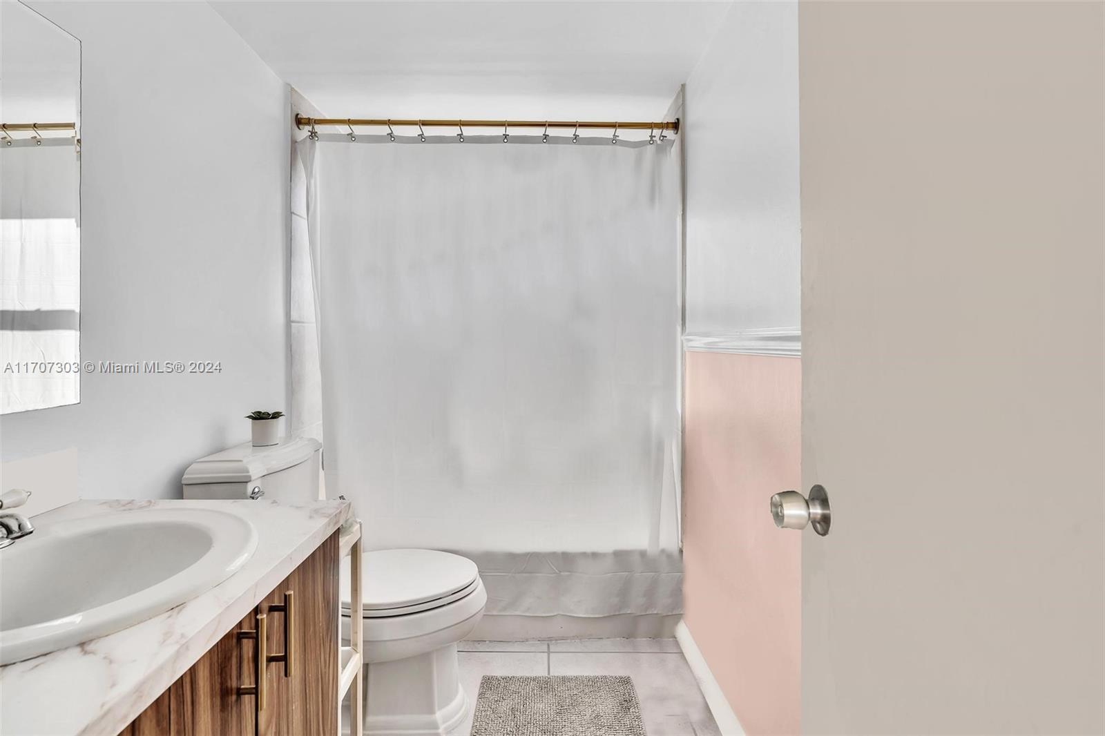 1881 Washington Ave 16h Property Photo 27