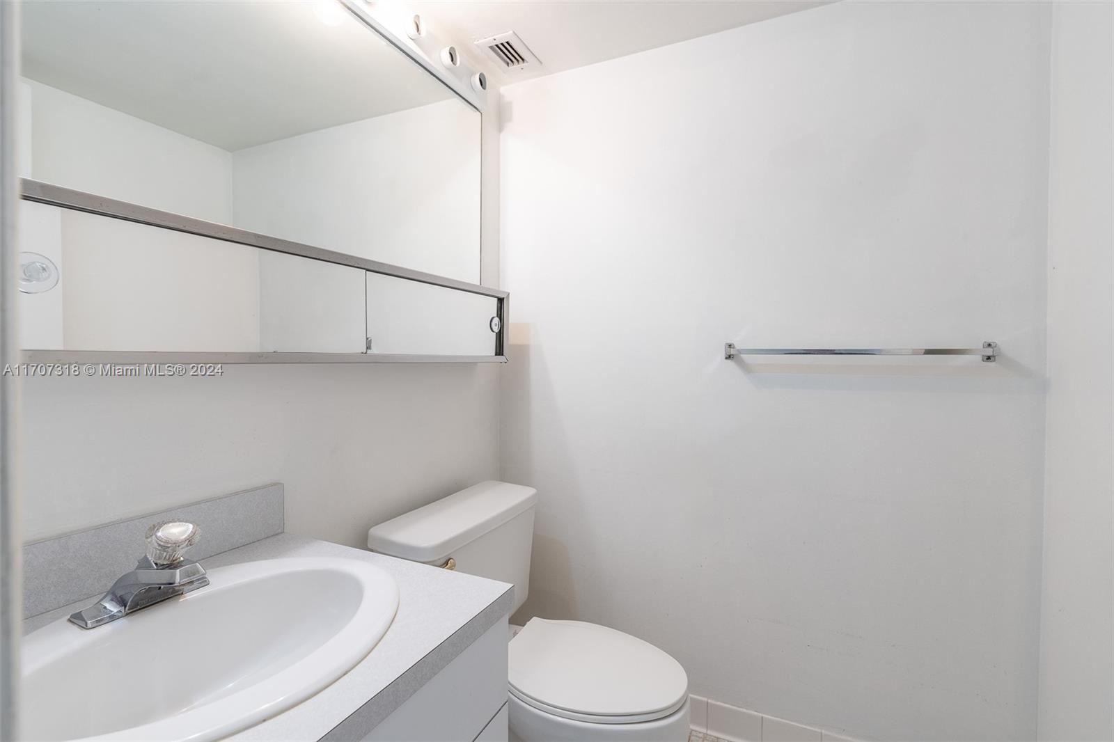 10000 W Bay Harbor Dr 625 Property Photo 13